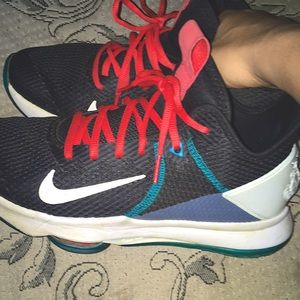 Shoes don’t need them no more